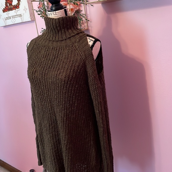 Easel Olive Green Cold Shoulder Sweater - Picture 4 of 4